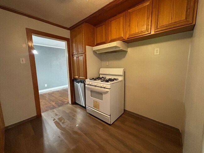 Building Photo - GREAT STARTER HOME IN THE HEART OF BOSSIER