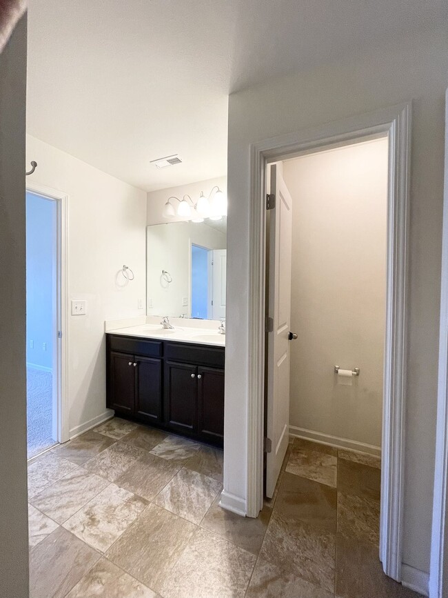 Building Photo - 263 Solstice Dr