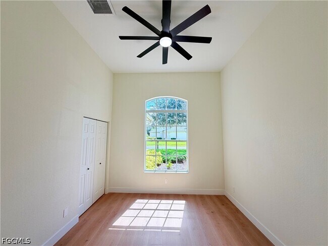 Building Photo - 11001 Sea Tropic Ln