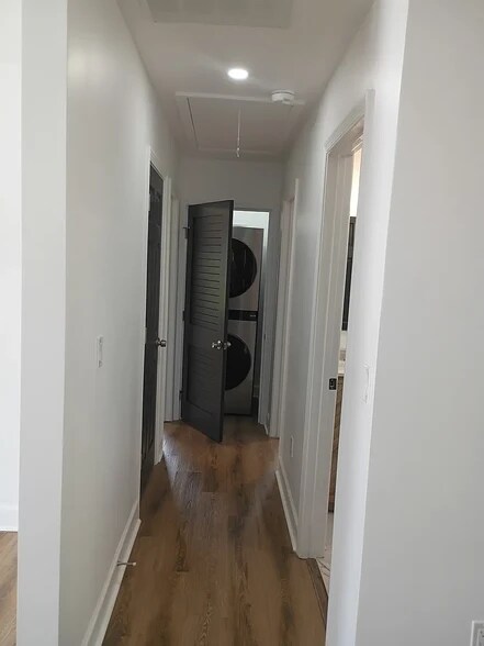 Building Photo - 731 N Price Rd