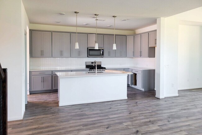 Building Photo - 25737 Damask Dr