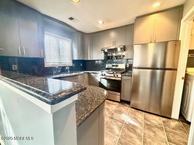 Building Photo - 116 Wellington Ct