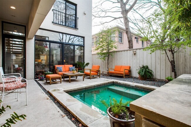 Building Photo - 4114 Normandy Ave