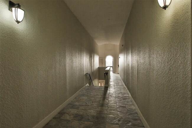 Building Photo - 2701 Helena St