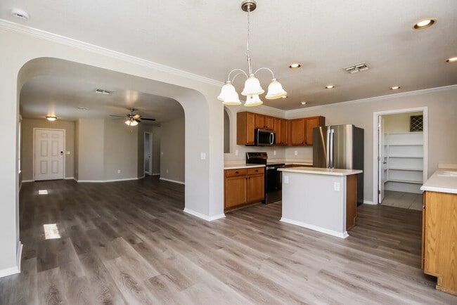 Building Photo - 8433 E Natal Cir