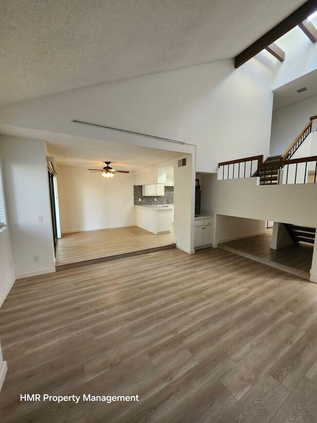 Building Photo - Beautiful 3-Bed, 3-Bath Condo in Prime Cla...