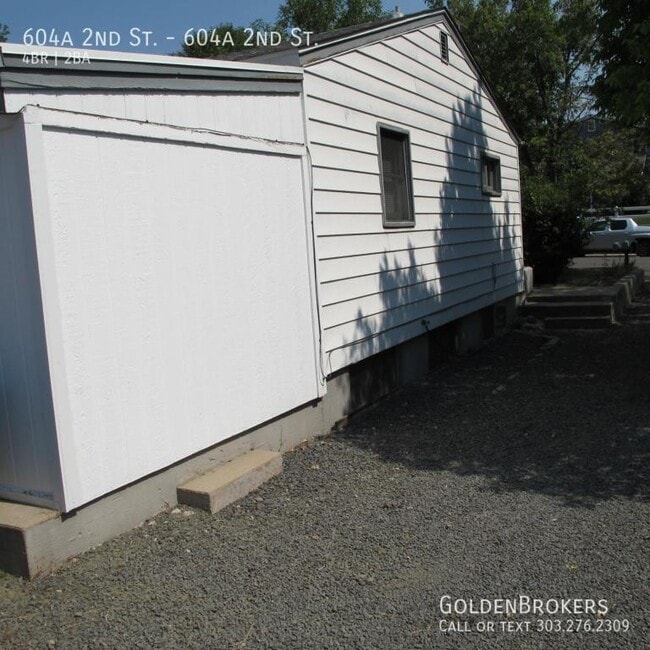 Building Photo - 604 2nd St