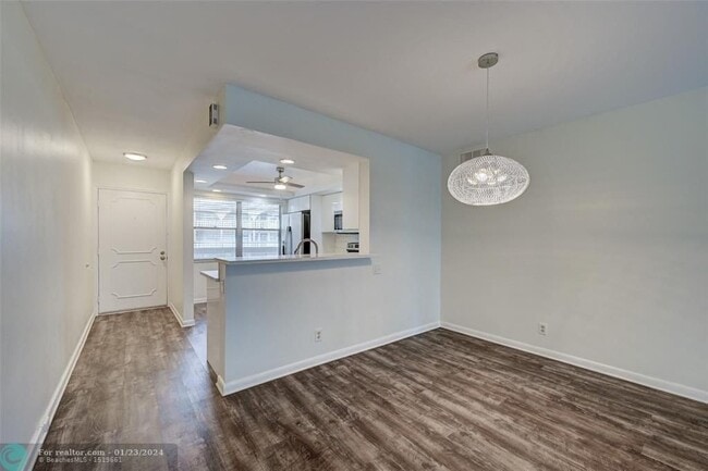 Building Photo - 4401 Martinique Ct