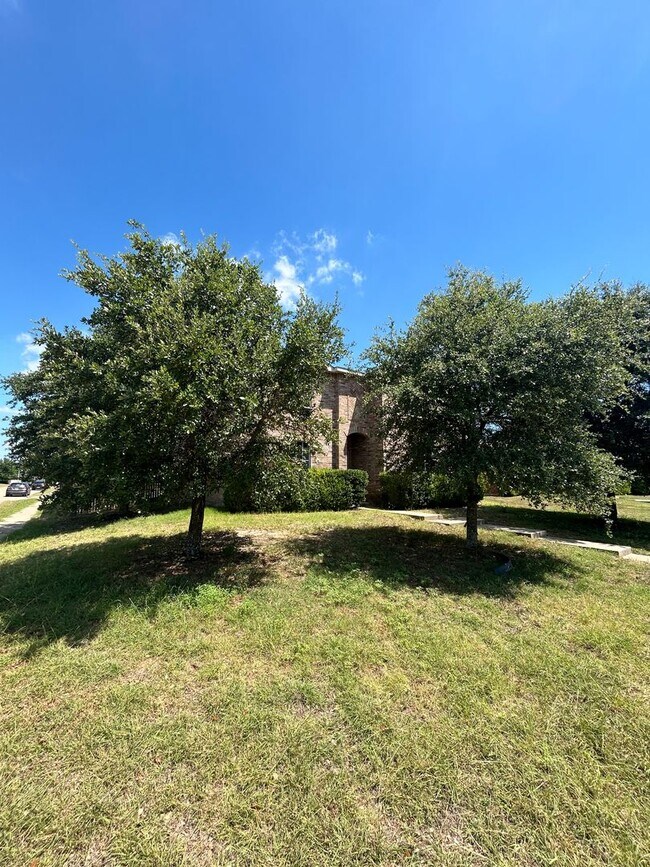 Building Photo - 1253 Tall Grass Dr