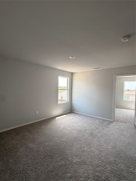 Building Photo - 126 Levi Dr