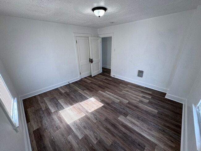 Building Photo - Gorgeous Fully Renovated 4-Bed 1-Bath House In Christy Park!!!