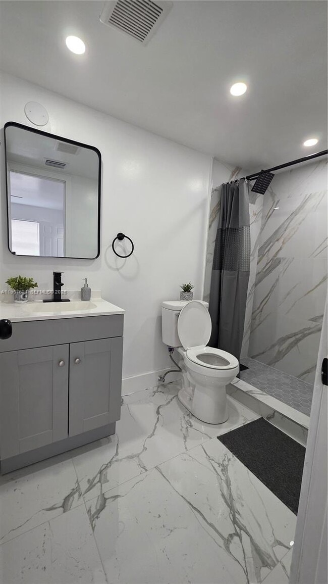 Building Photo - 7085 W Sunrise Blvd