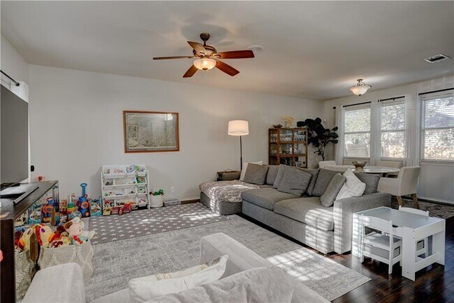 Building Photo - 6630 Hillside Terrace Dr