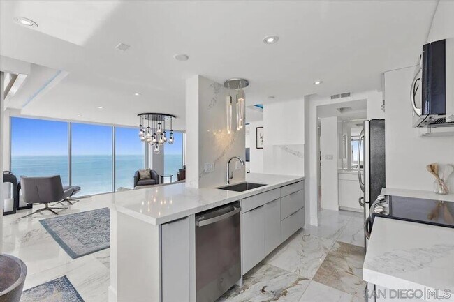 Building Photo - 1830 Avenida Del Mundo