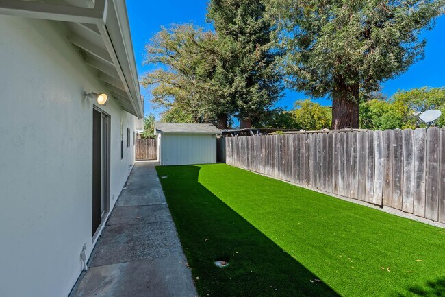 Building Photo - 4 bed/ 3 bath Single-Family Home in North Napa