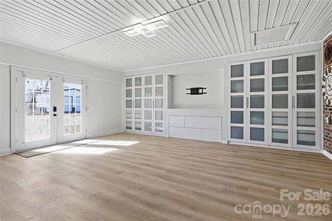Building Photo - "Spacious 5-Bed, 3-Bath Sanctuary with 3,064 Sq Ft of Comfort in Waxhaw, NC!"