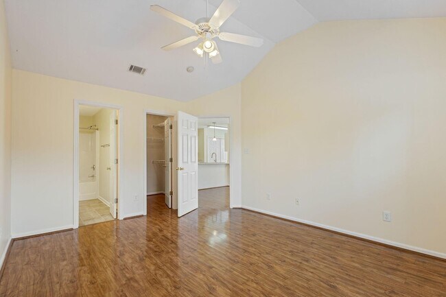 Building Photo - 422 Northrop Pl