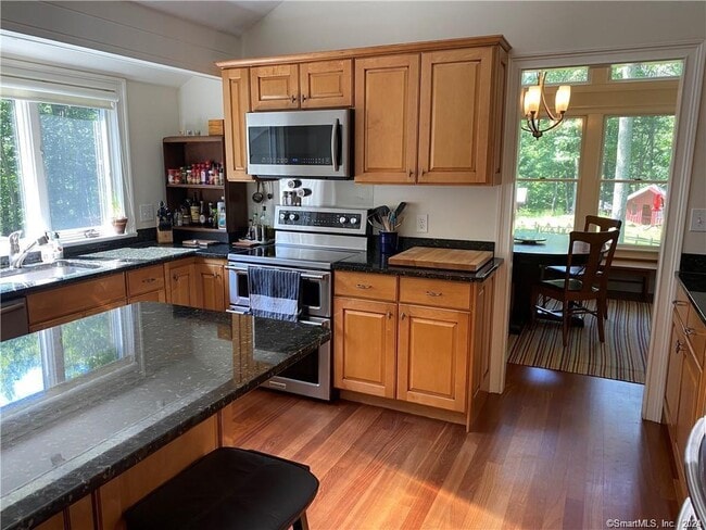 Building Photo - 524 Barrack Hill Rd