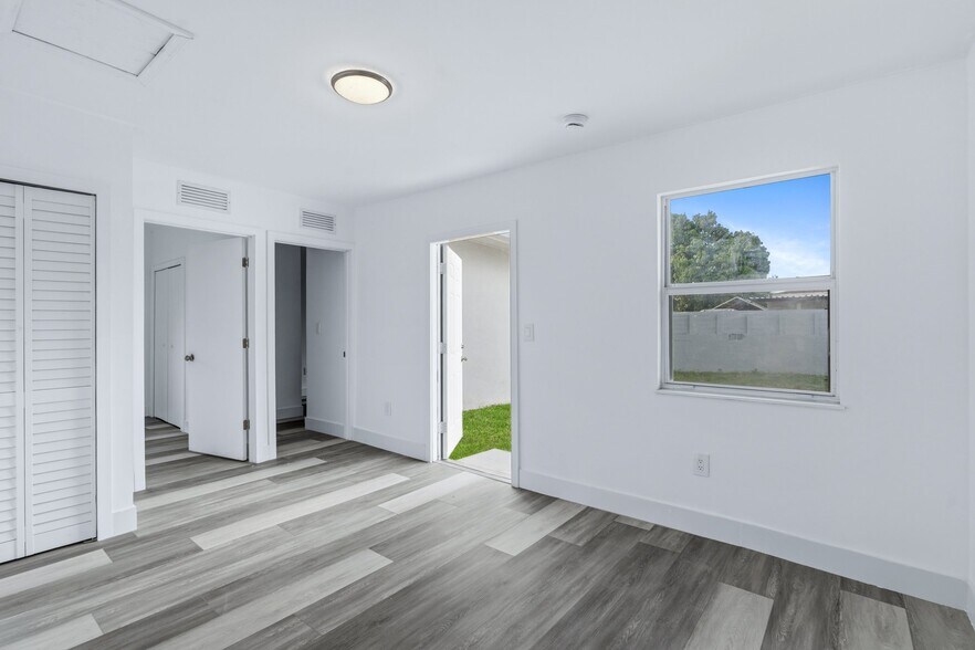Building Photo - 2433 NW 97th St