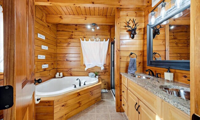 Building Photo - 241 Campbell Rd