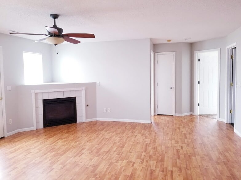 Primary Photo - 1200 Murray St NE