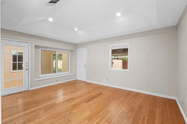 Building Photo - 7114 Lo Chalmers Ln