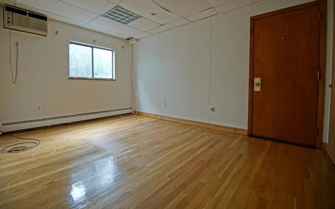 Building Photo - 341 Summer St