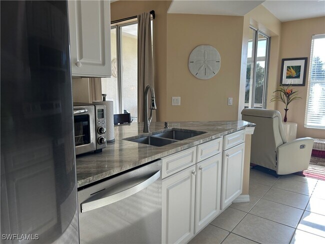 Building Photo - 1390 Tiffany Ln