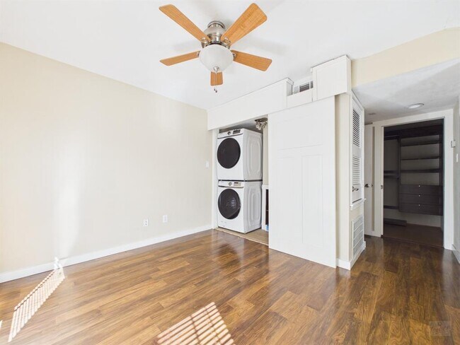 Building Photo - 2529 Rio Grande St