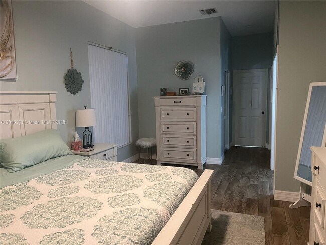 Building Photo - 6328 Hatteras Club Dr