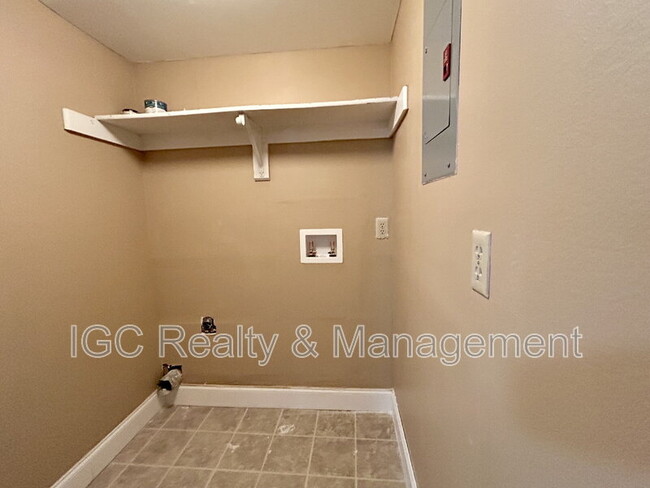 Building Photo - 1040 Ellen Ct