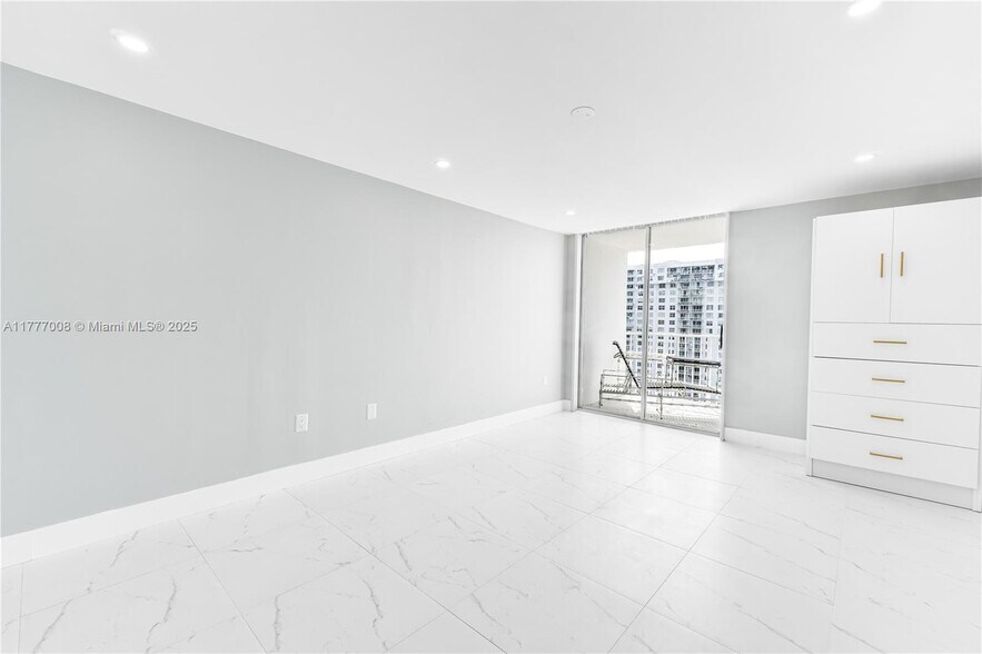 Building Photo - 2851 NE 183rd St