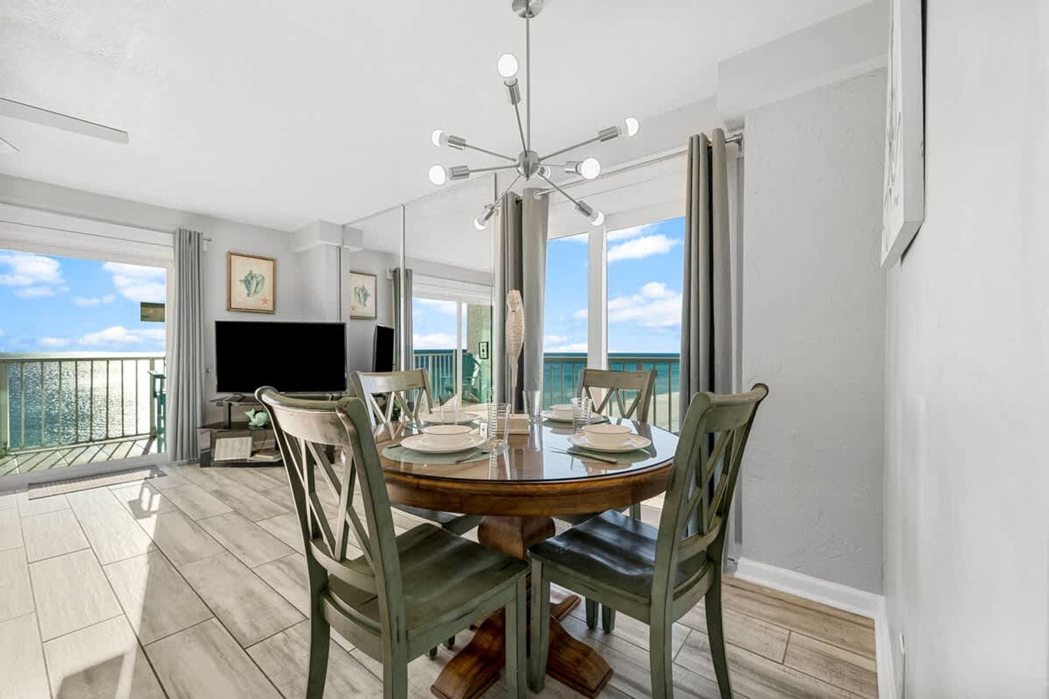 Building Photo - 8743 Thomas Dr