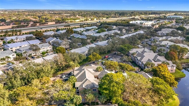 Building Photo - 9877 Westview Dr