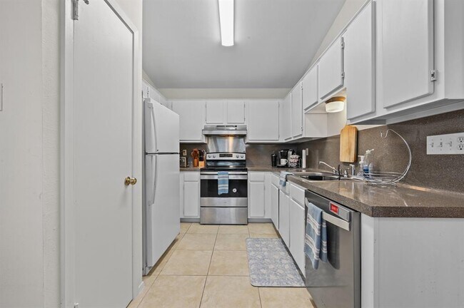 Building Photo - 11728 Norwegian Wood Dr