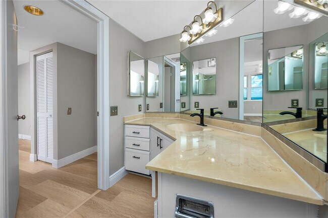 Building Photo - 2333 Feather Sound Dr