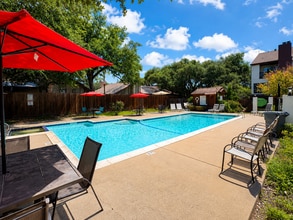 Building Photo - NICE 1 BR CONDO IN DESIRED GATED COMMUNITY*EASY ACCESS TO I35, 410, AND SHOPPING*APPLIANCES INCLU...