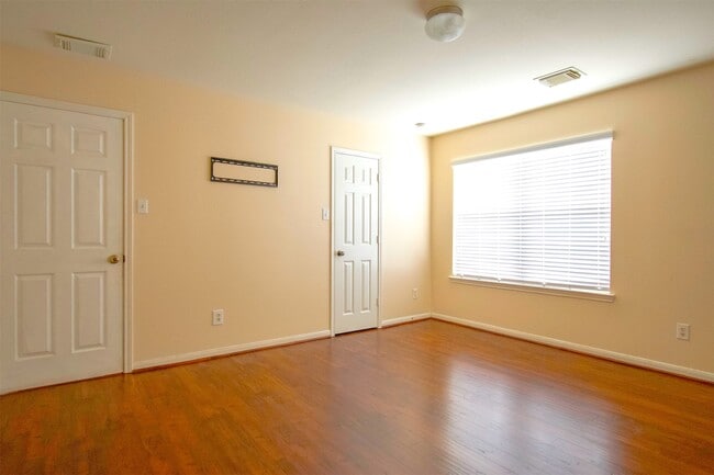 Building Photo - 15602 Waumsley Way
