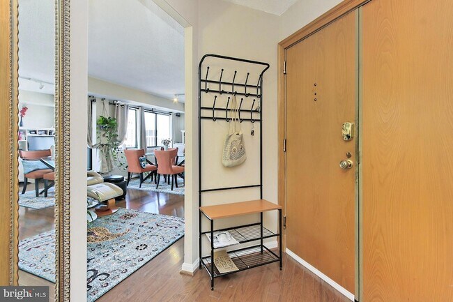 Building Photo - 1301 N Courthouse Rd