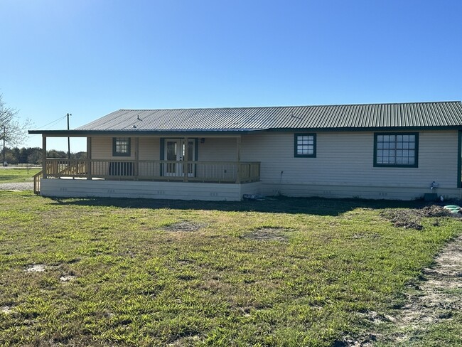 Building Photo - 1957 FM 2649