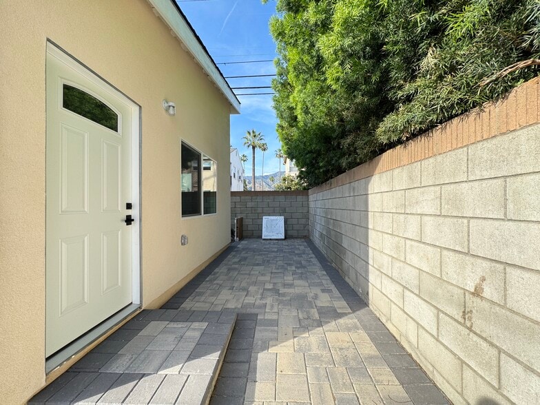 Building Photo - 815 Arden Ave