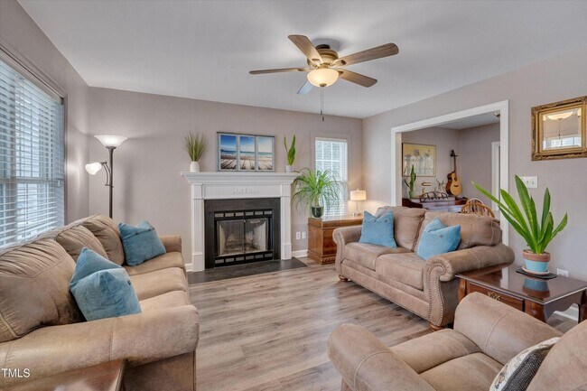 Building Photo - Great 3 Bedroom Home on Cul-de-Sac Lot with Garage & Screened Porch