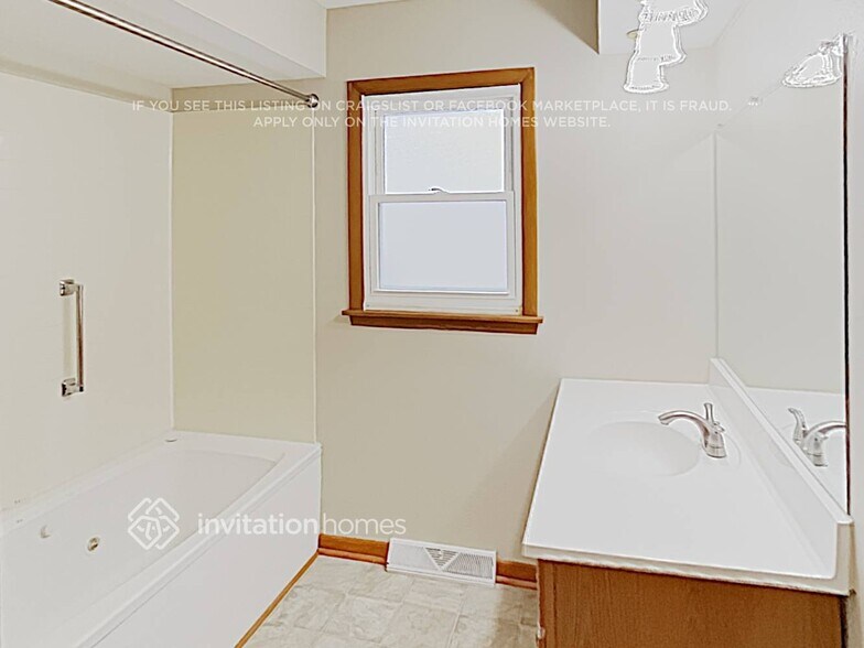 Building Photo - 4516 Pershing Ave