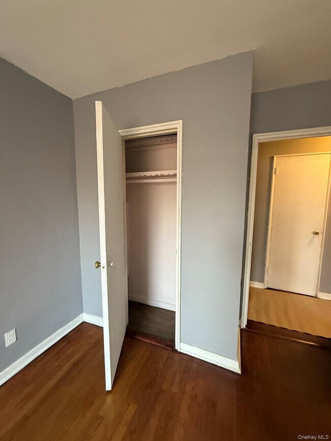 Building Photo - 1 Vincent Rd