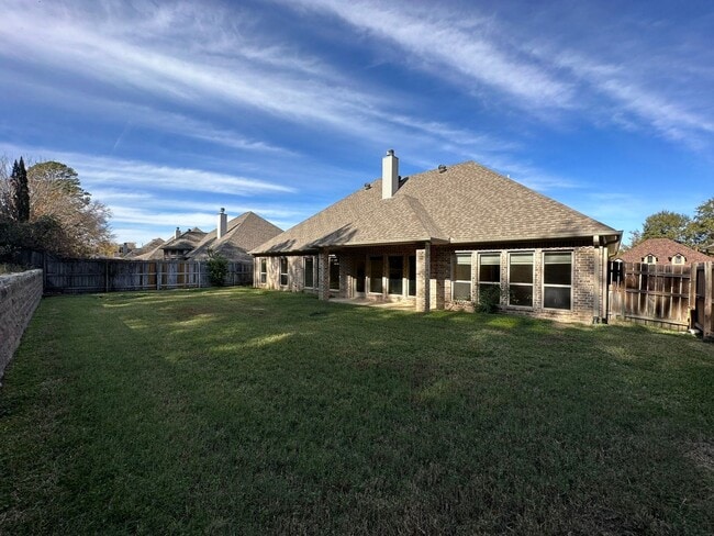 Building Photo - Coming Soon! Updated 5 Bedroom 3 Bath Home in South Tyler!