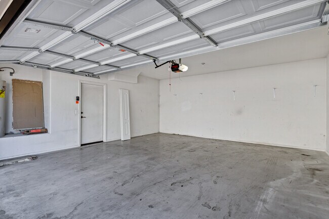 Building Photo - 10132 E Isleta Ave
