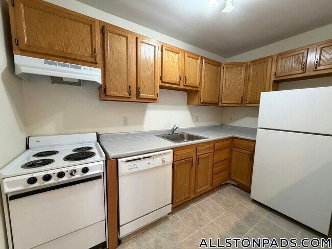 Building Photo - 34 Gardner St