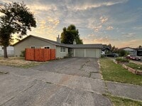 Building Photo - 148-38th Pl