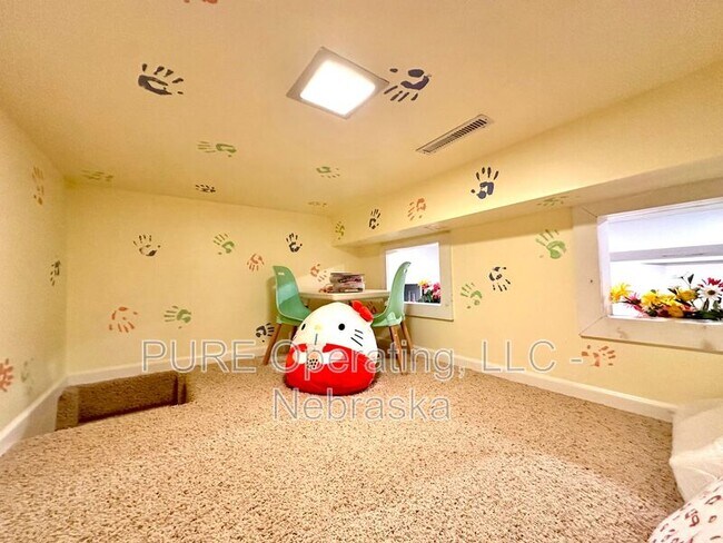 Building Photo - 4909 N 142nd St