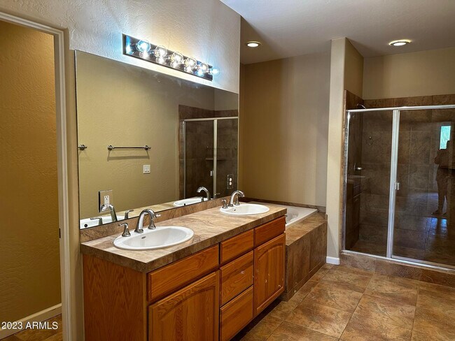 Building Photo - 16729 E Westby Dr